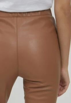 OXMO PAULINE - Stoffhose - Toffee -OXMO Verkaufsgeschäft ce6b429877d84f0f971bc9b7d788bf50